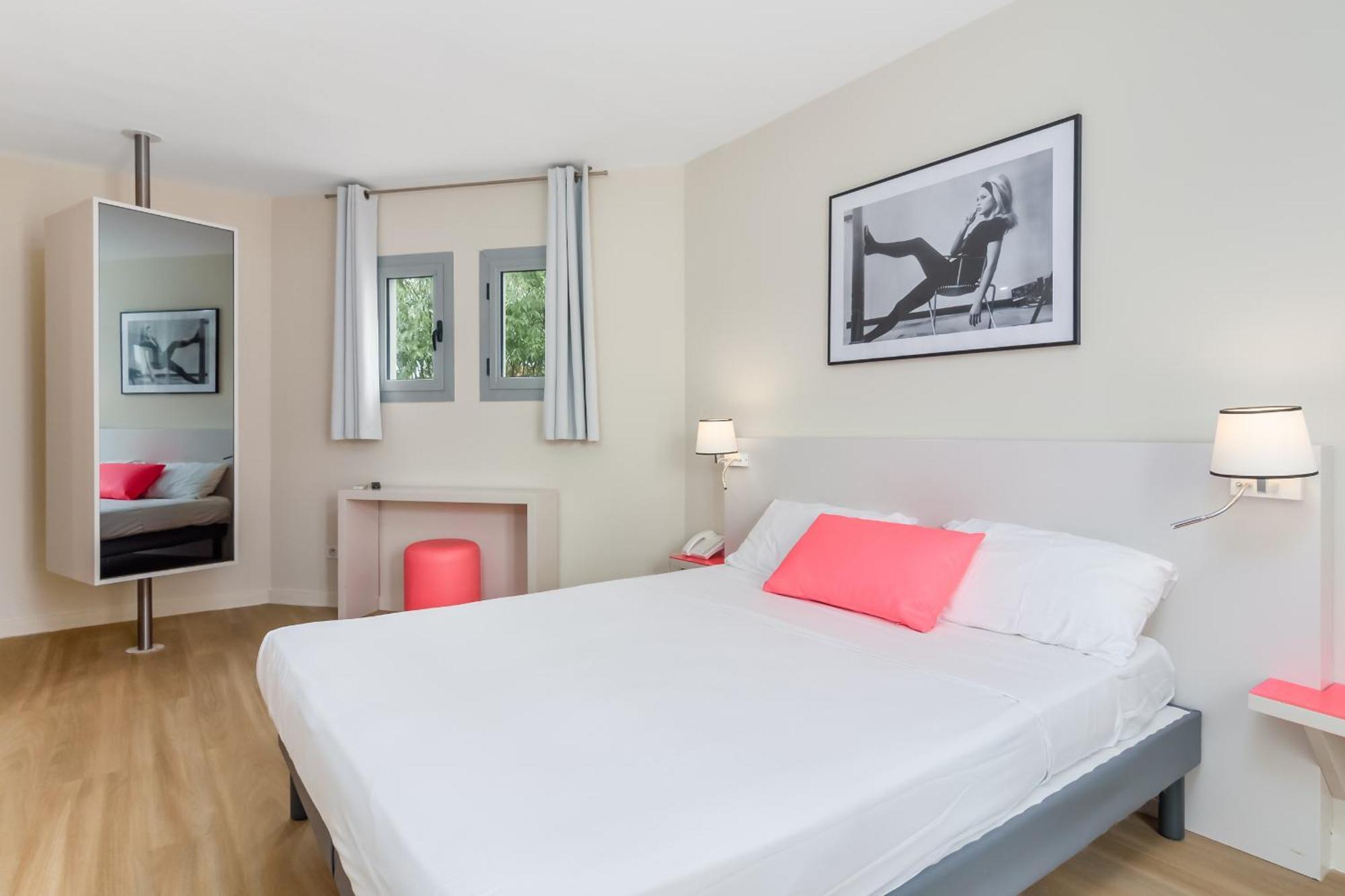 Urban Riviera Juan Les Pins - Queen Room Zewnętrze zdjęcie